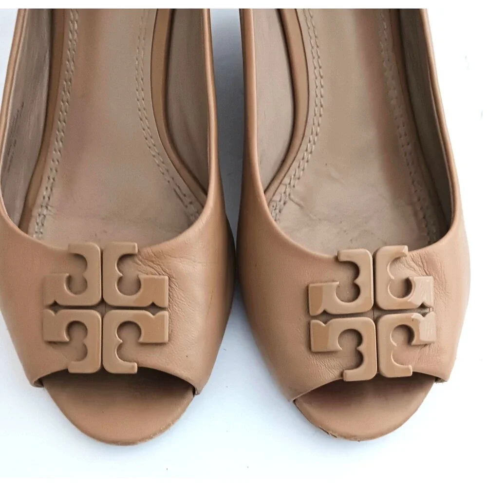 Tory Burch Lowell Peep Toe Wedge Camel Tan Leaher Stacked Wood Heel Dustbag 7.5M